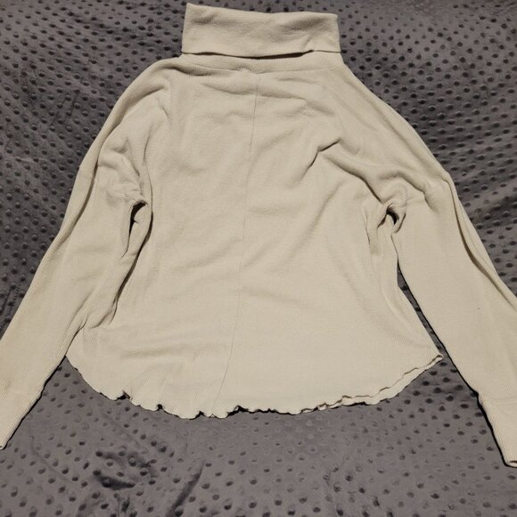 Ivory Top - Picture 3 of 4